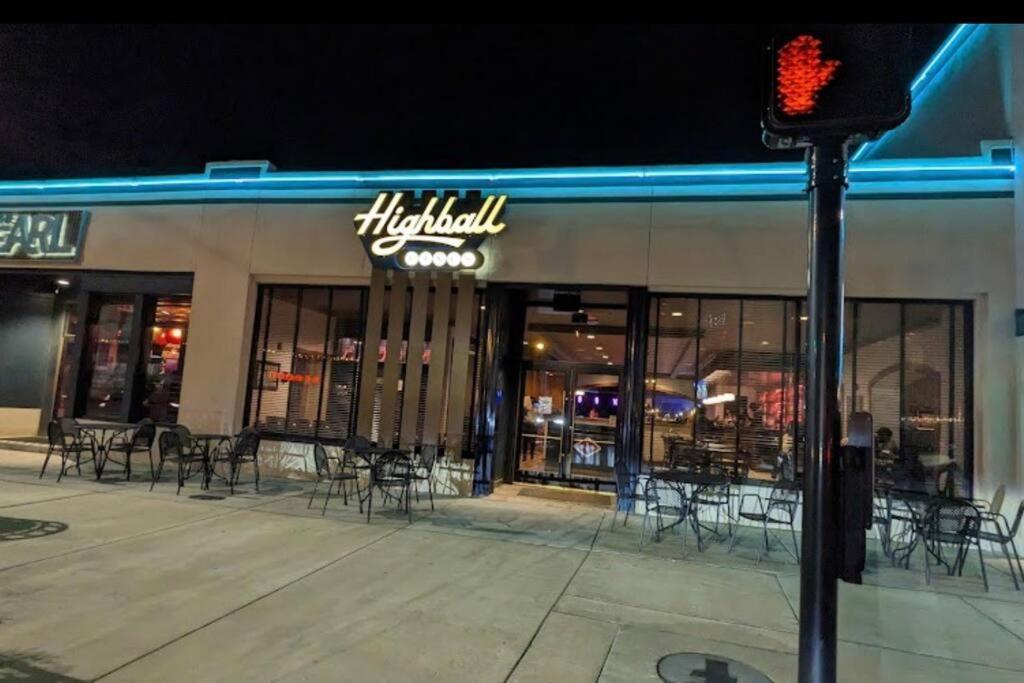 Short Walk To Jsu Stadium, Hospitals, And Bars In Fondren Джаксън Екстериор снимка
