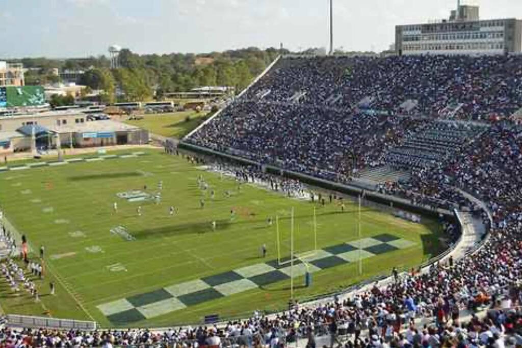 Short Walk To Jsu Stadium, Hospitals, And Bars In Fondren Джаксън Екстериор снимка